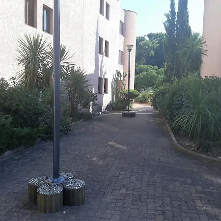 Apartment Les Pieds Dans L'eau Les Marines De 4 Couchages *