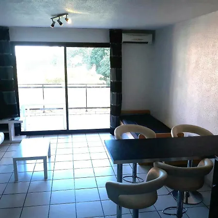 Apartment Les Pieds Dans L'eau Les Marines De 4 Couchages *