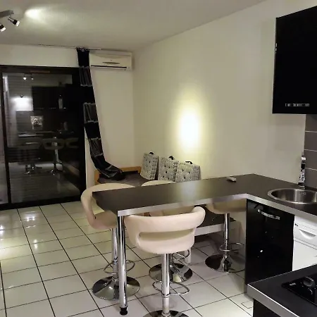 Les Pieds Dans L'eau Les Marines De 4 Couchages Apartment *