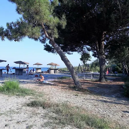 Apartment Les Pieds Dans L'eau Les Marines De 4 Couchages *